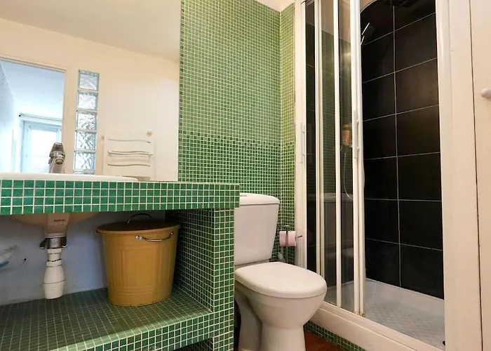 New Sunny Flat Near Montorgeuil